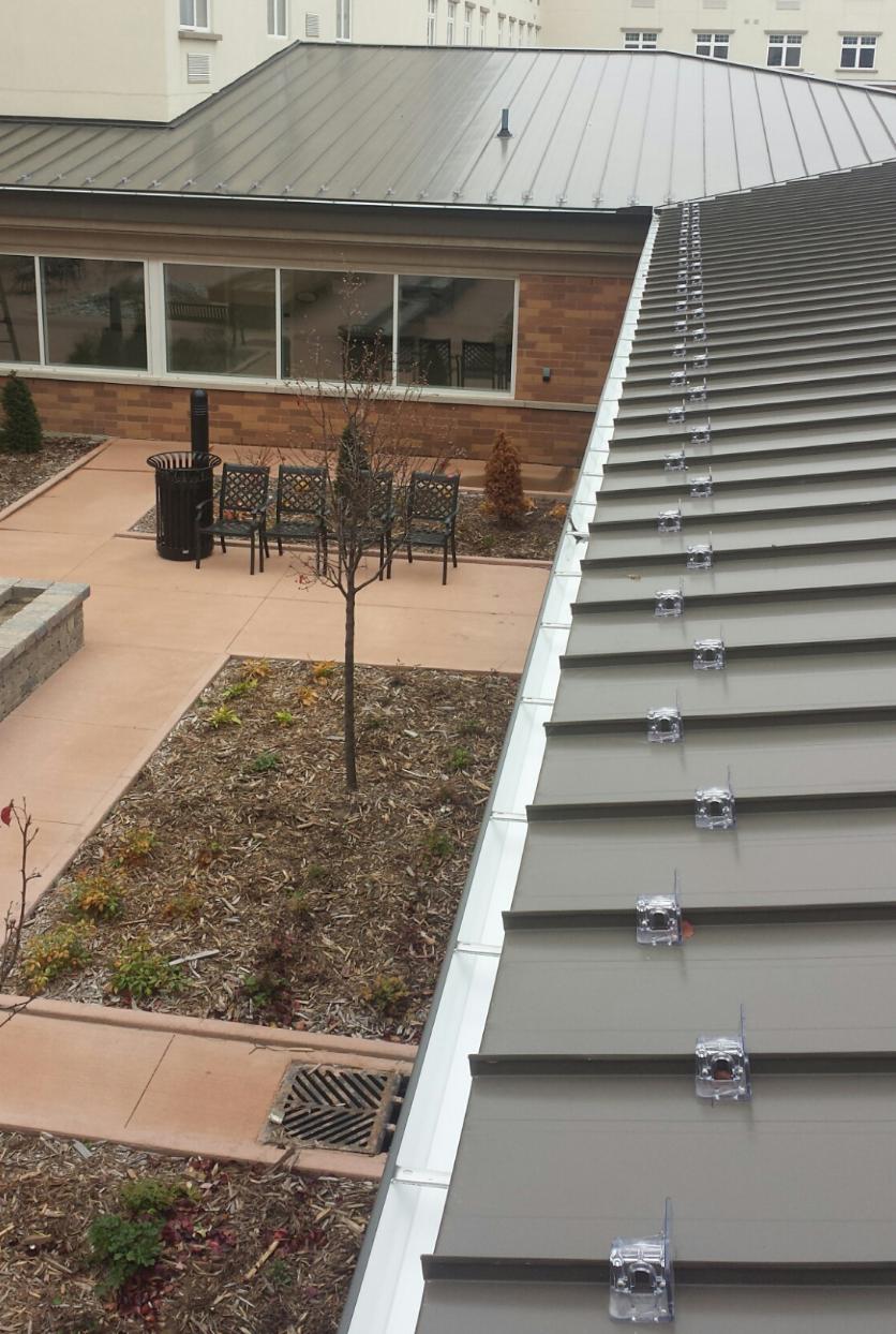 Gutter installation with brackets / hangers